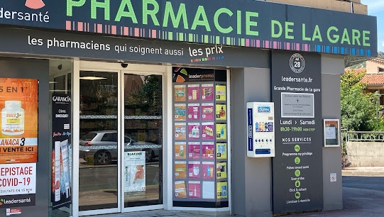 Magasin pharmacie de la gare - Hyères (83400) Visuel 1
