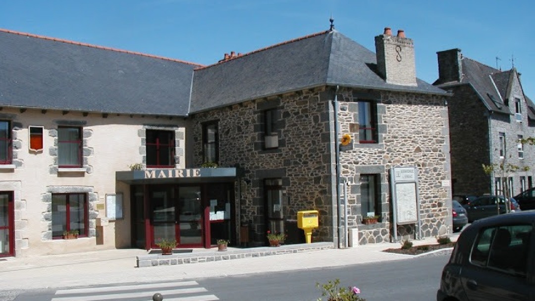 Magasin Mairie d'Éréac - Éréac (22250) Visuel 1