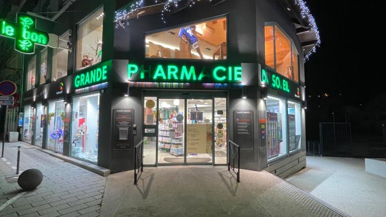 Magasin Grande Pharmacie du Soleil - Le Chambon-Feugerolles (42500) Visuel 1