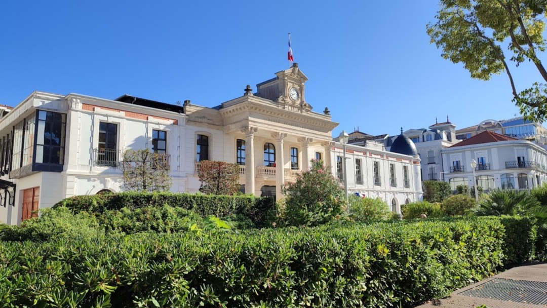 Magasin Mairie d'Arcachon - Arcachon (33120) Visuel 1