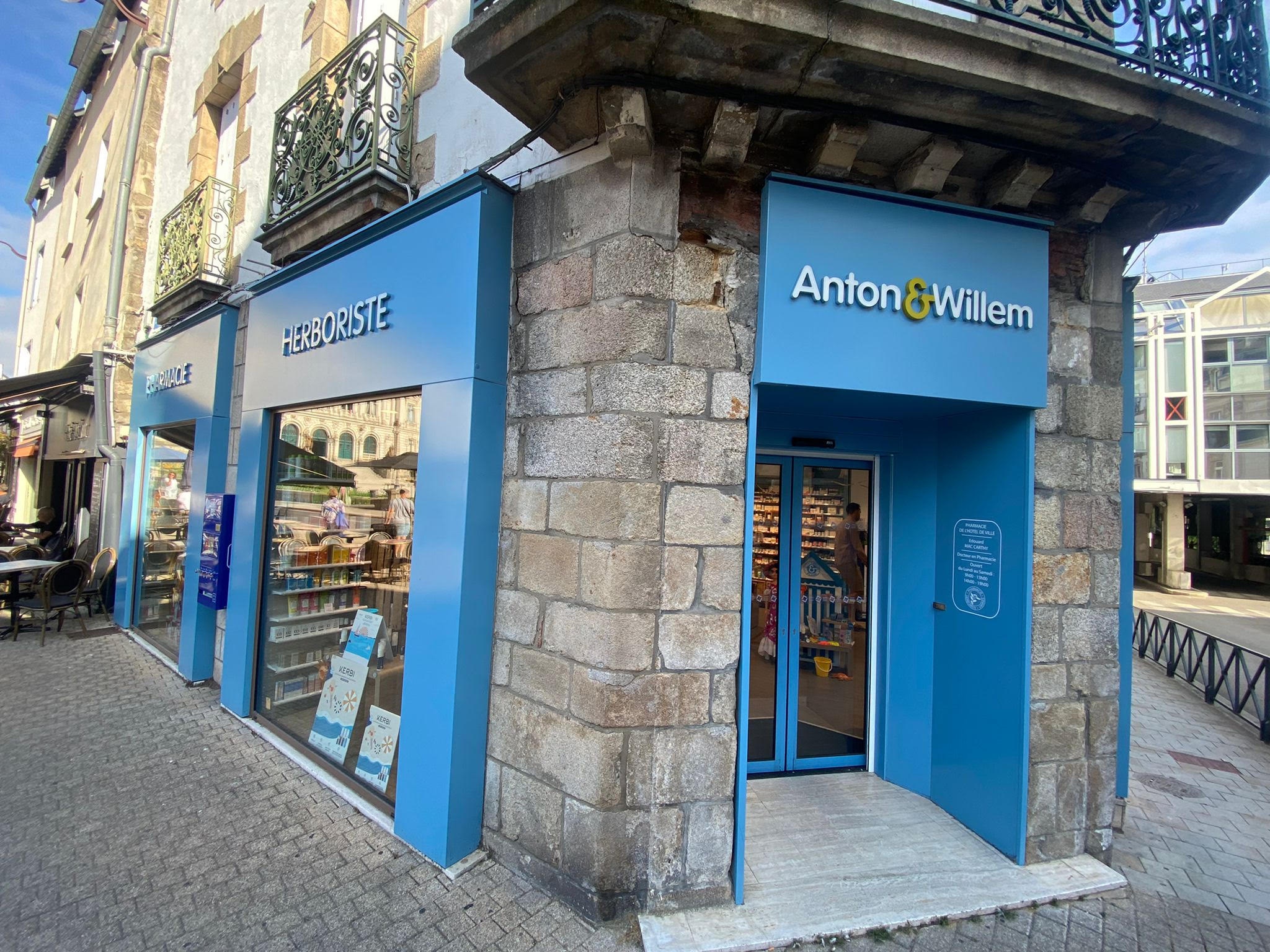 Magasin Pharmacie de l'Hôtel de Ville Anton & Willem - Herboristerie - Vannes (56000) Visuel 2