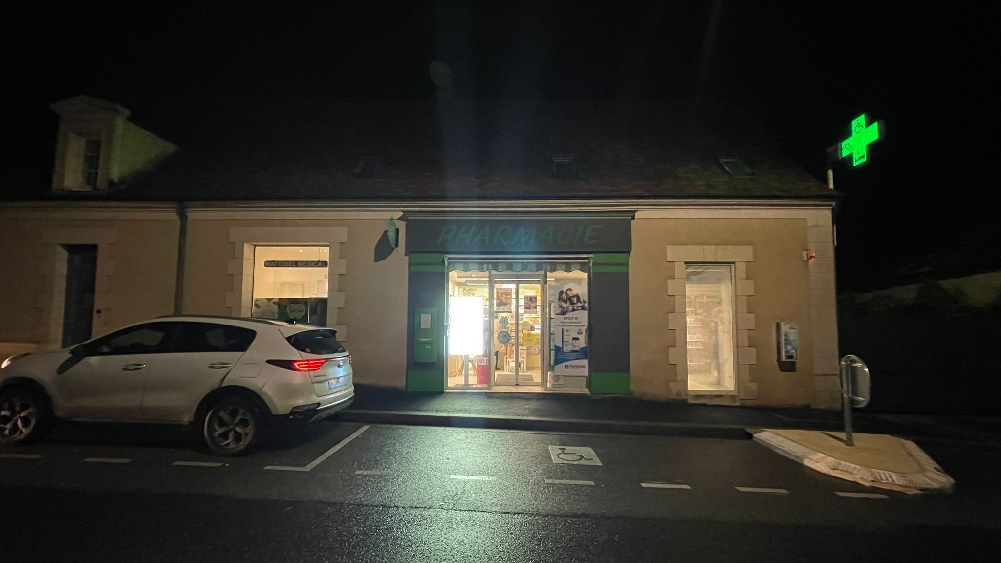 Magasin Pharmacie Claire Bideau - Azay-le-Ferron (36290) Visuel 1