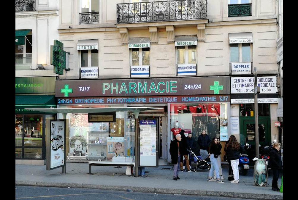 Magasin Pharmacie Européenne de la place de Clichy - Paris (75009) Visuel 1