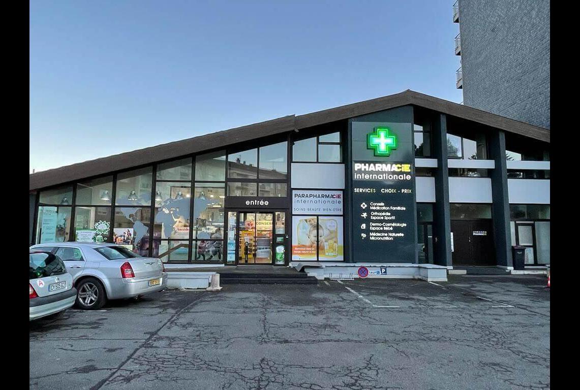 Magasin Pharmacie Internationale - Saint-Genis-Pouilly (01630) Visuel 1