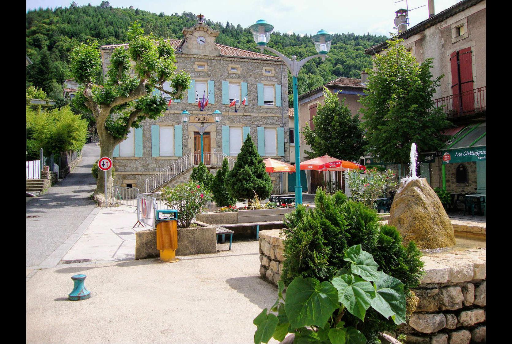 Magasin Pôle de santé Saint-Sauveur-de-Montagut - Saint-Sauveur-de-Montagut (07190) Visuel 1